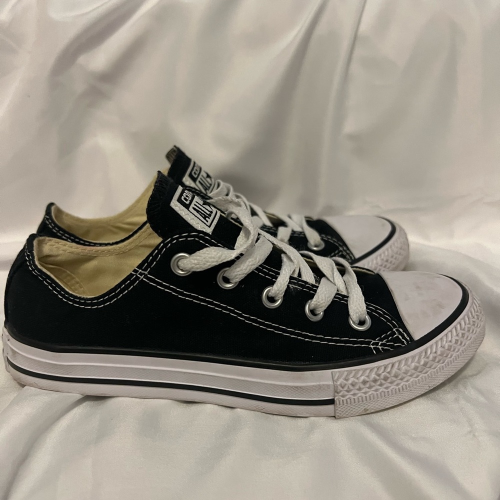 Girls BRAND NEW Converse Sneakers